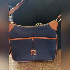 Classic Dooney and Burke Crossbody!!